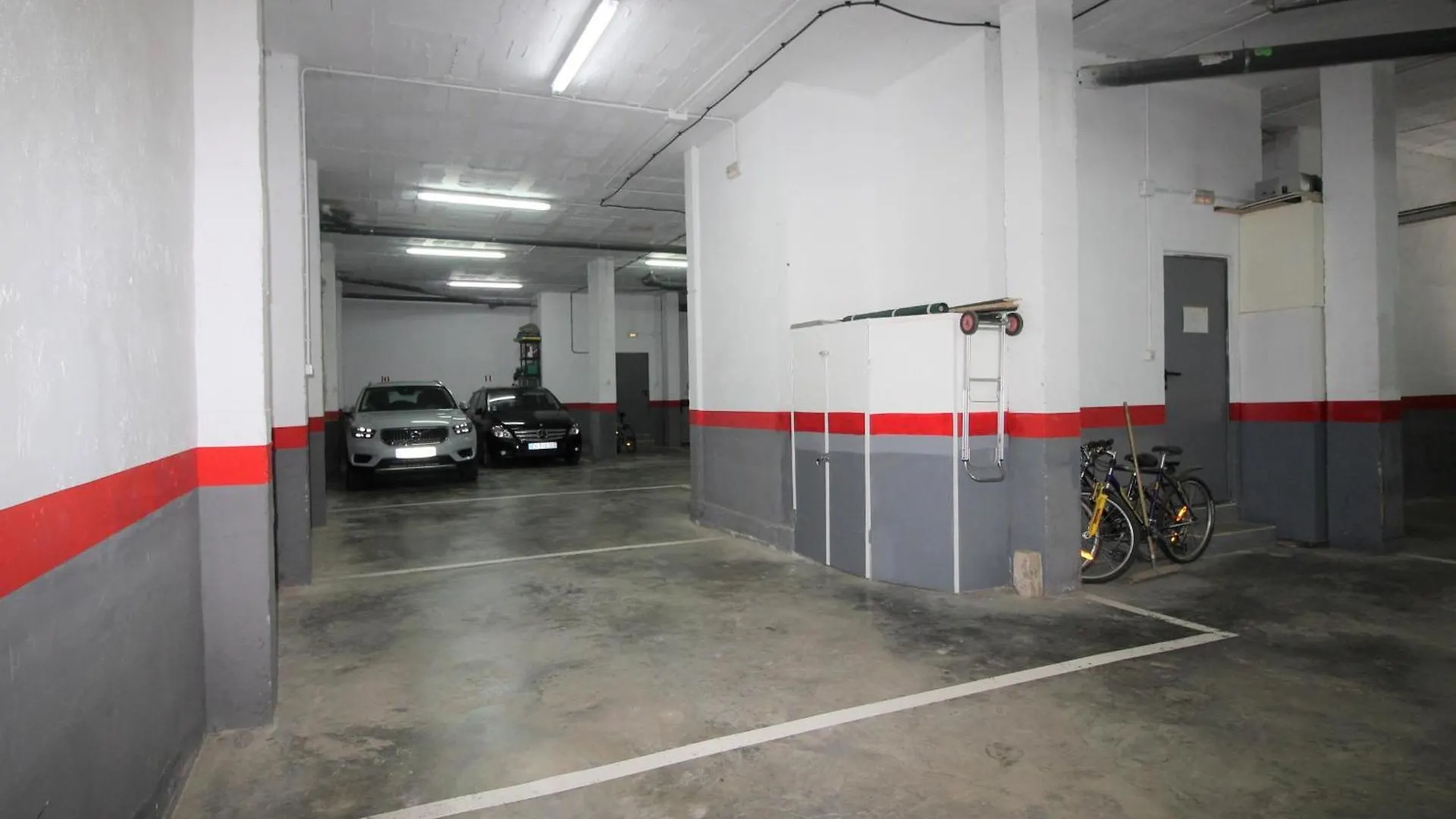 Apartamento Con Terraza Y Parking A 400M De La Playa Del Port En Llanca - Es-228-156 Spanyolország