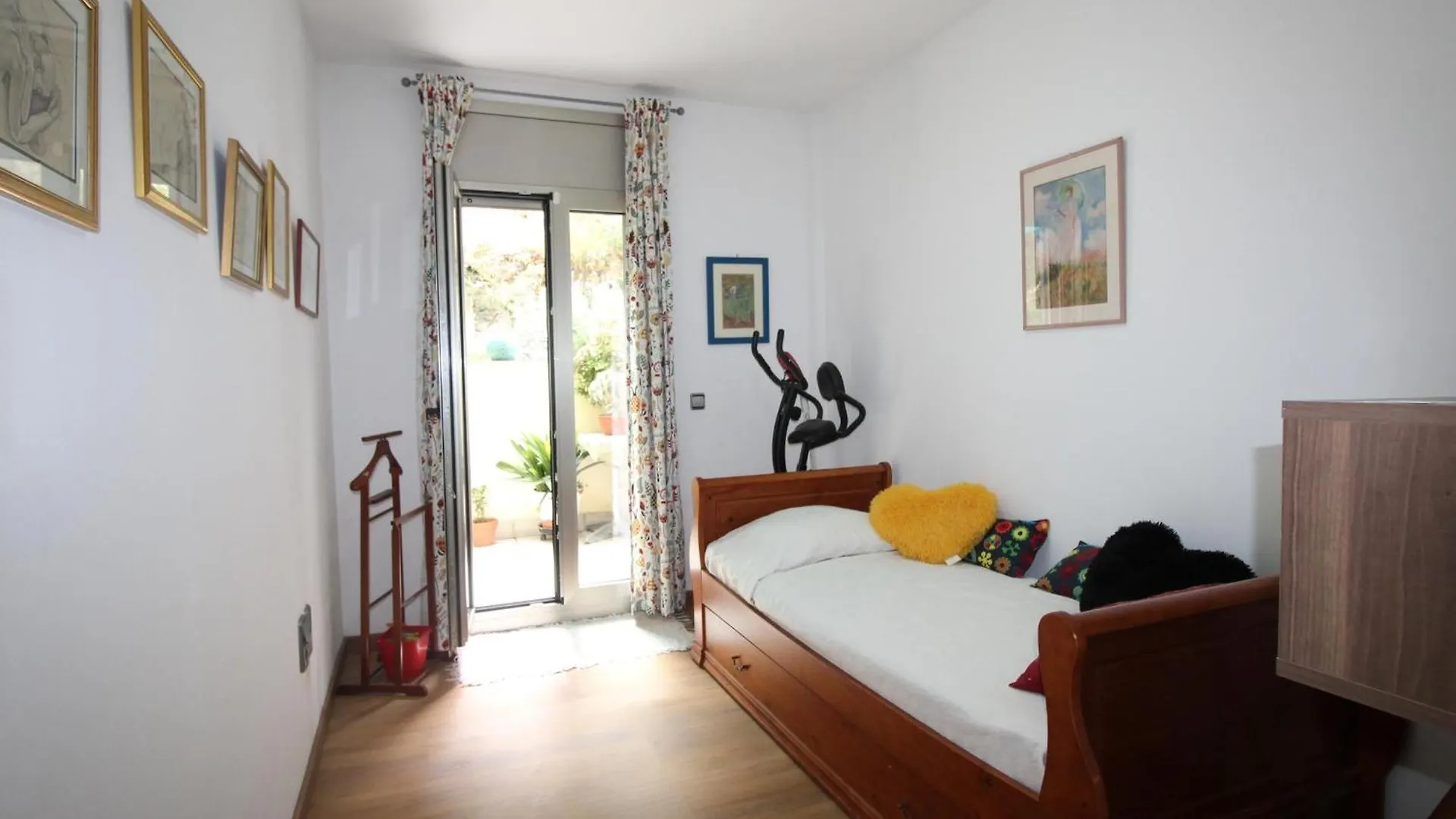 Apartamento Con Terraza Y Parking A 400M De La Playa Del Port En Llanca - Es-228-156