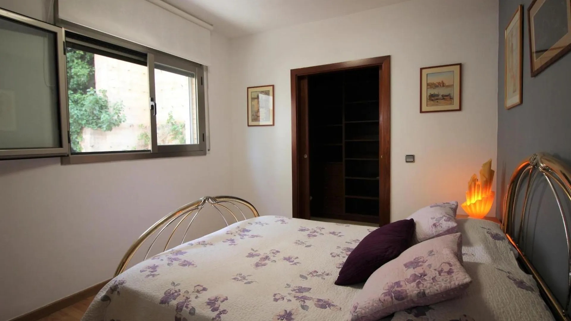 Apartamento Con Terraza Y Parking A 400M De La Playa Del Port En Llanca - Es-228-156 0*,  Spanyolország