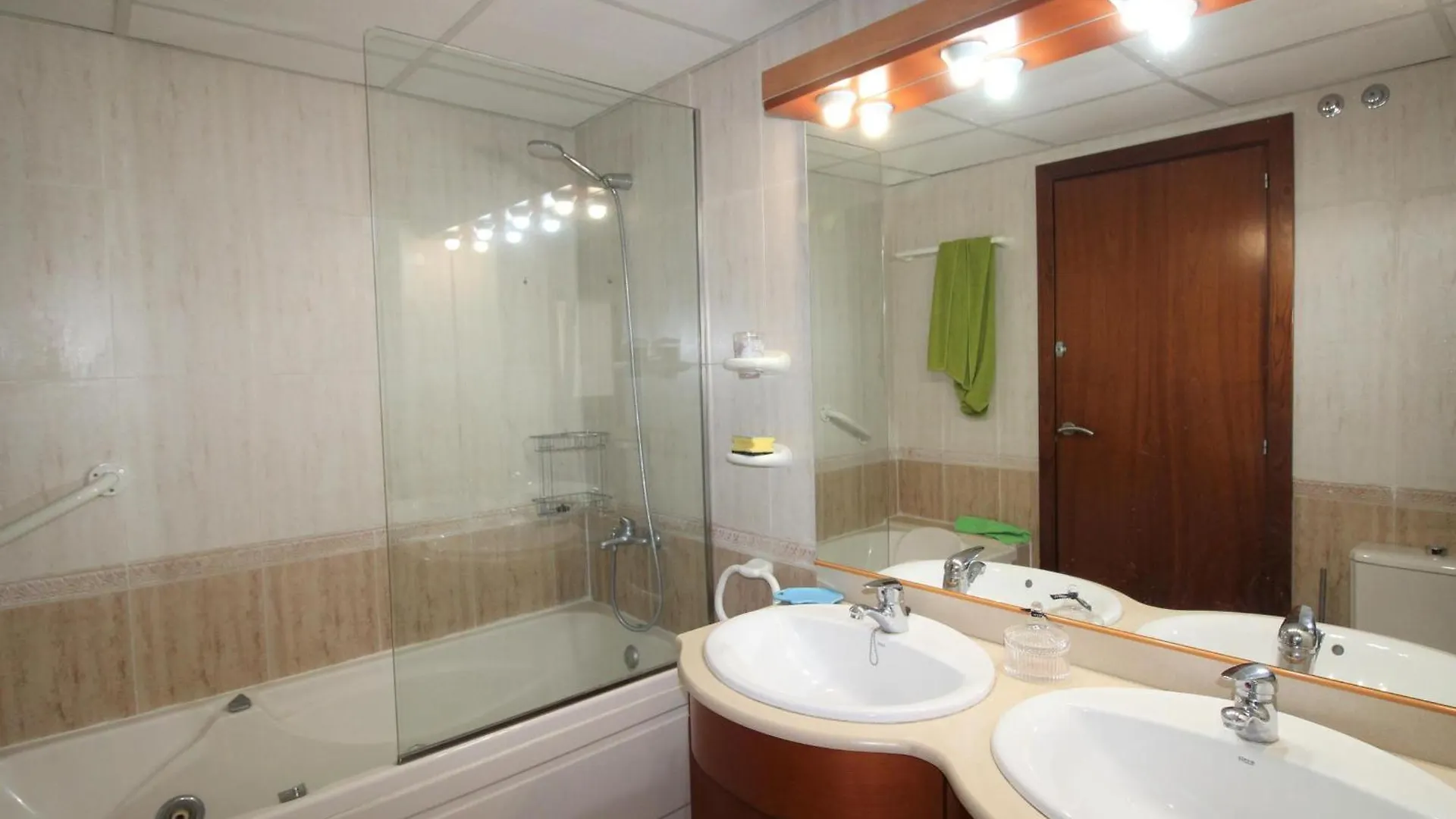 Apartman Apartamento Con Terraza Y Parking A 400M De La Playa Del Port En Llanca - Es-228-156 Spanyolország