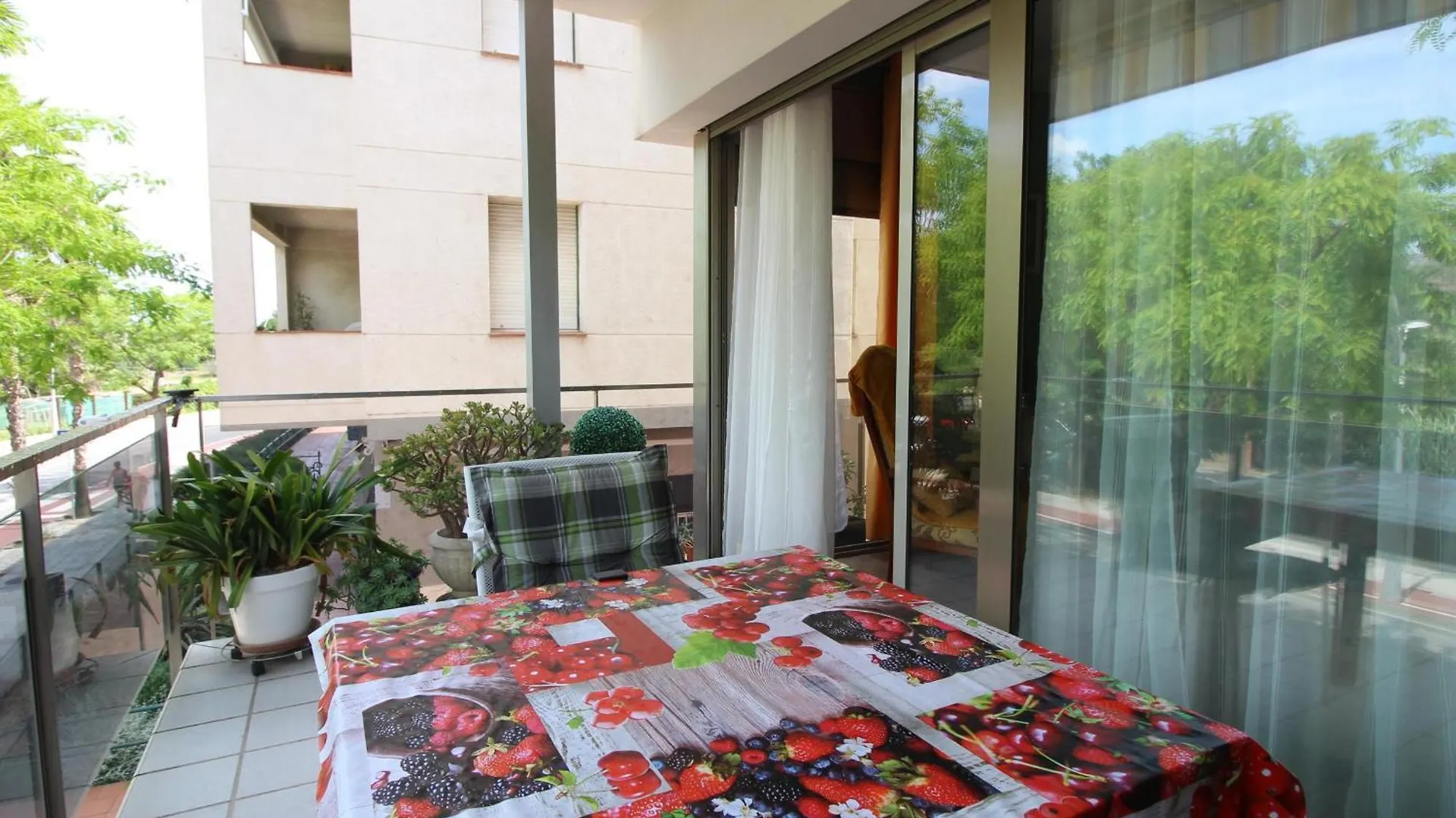 Apartman Apartamento Con Terraza Y Parking A 400M De La Playa Del Port En Llanca - Es-228-156