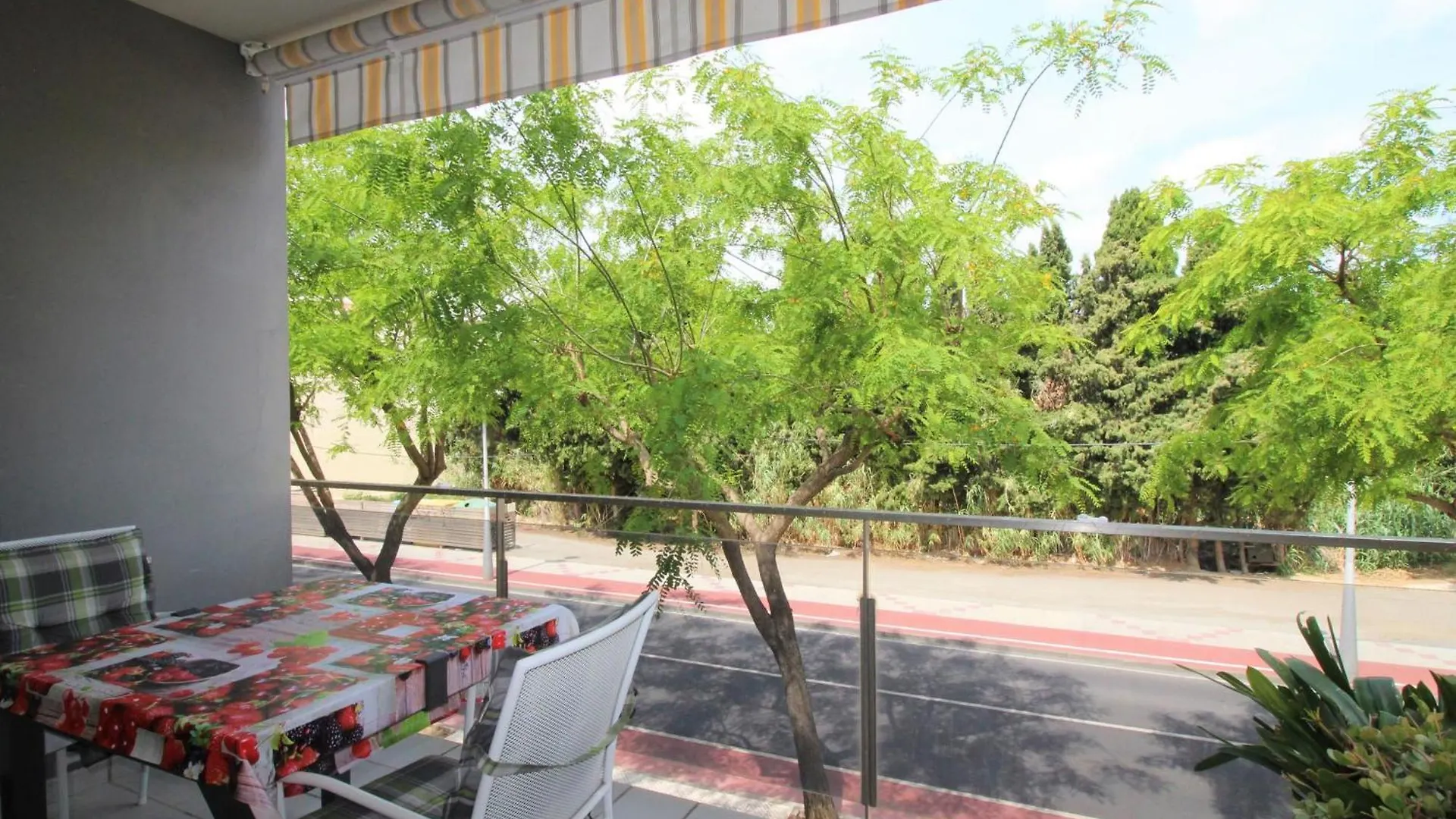 Apartman Apartamento Con Terraza Y Parking A 400M De La Playa Del Port En Llanca - Es-228-156
